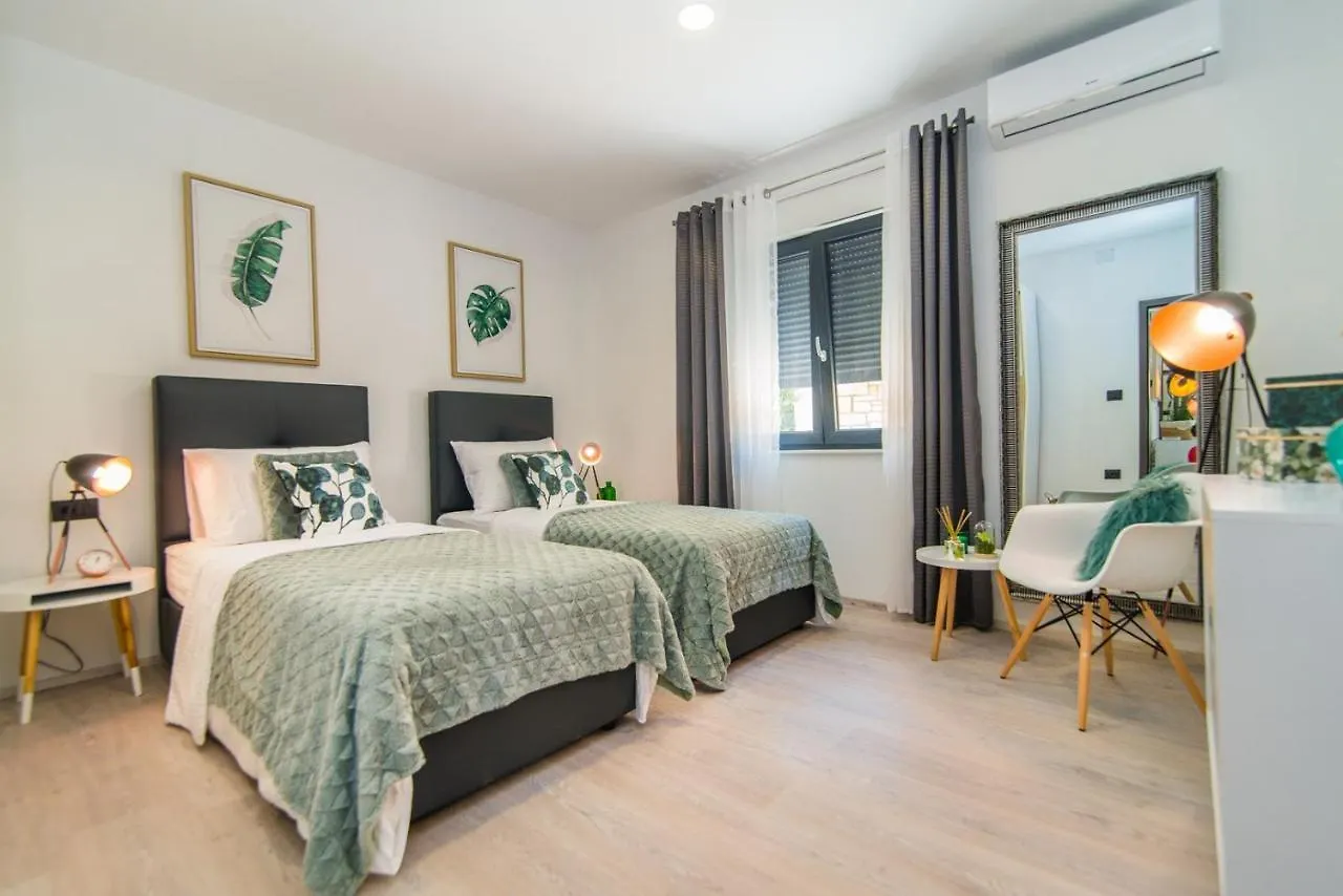 Villa Oleandra Sveti Petar u Sumi 0*,